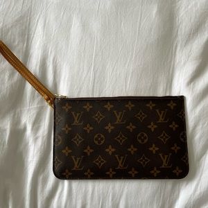 Louis Vuitton Neverfull Pochette Monogram